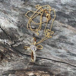 Beautiful Danbury Mint 'Always Beside You' Diamond & Topaz Cross Necklace